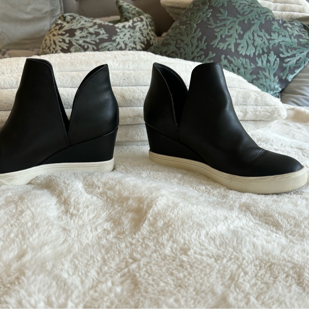 MIA wedge sneaker